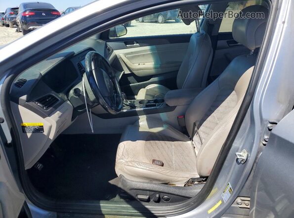 5NPE34AF2HH529908 2017 HYUNDAI SONATA Silver წინა სალონის ხედი