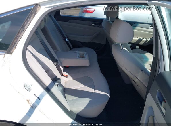 5NPE34AF2JH601616 2018 HYUNDAI SONATA White VIN կոդի պիտակի տեսք