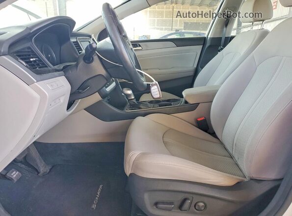 5NPE34AF2JH606413 2018 HYUNDAI SONATA White Front interior view