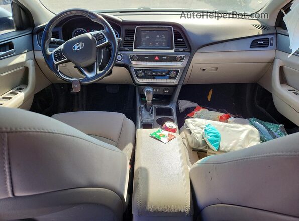 5NPE34AF2JH624796 2018 HYUNDAI SONATA Silver Dashboard view