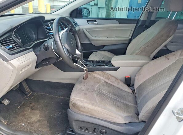 5NPE34AF2JH636799 2018 HYUNDAI SONATA White Widok wnętrza z przodu