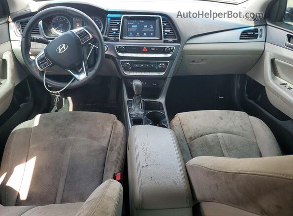 5NPE34AF2JH636799 2018 HYUNDAI SONATA White Widok deski rozdzielczej