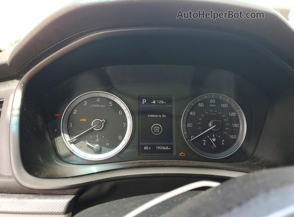 5NPE34AF2JH636799 2018 HYUNDAI SONATA White Widok zestawu wskaźników