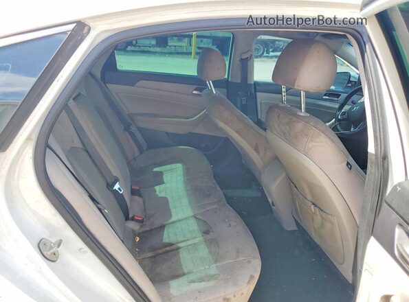 5NPE34AF2JH636799 2018 HYUNDAI SONATA White Widok tylnych siedzeń