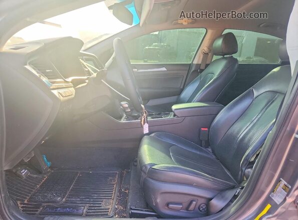 5NPE34AF2JH640593 2018 HYUNDAI SONATA Charcoal Widok wnętrza z przodu