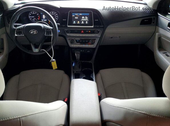 5NPE34AF2JH657118 2018 HYUNDAI SONATA Red Widok deski rozdzielczej