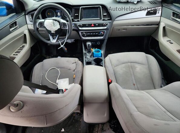5NPE34AF2JH665039 2018 HYUNDAI SONATA Синий Вид панели приборов