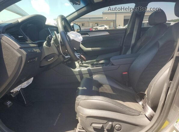 5NPE34AF2JH669480 2018 HYUNDAI SONATA Silver Front interior view