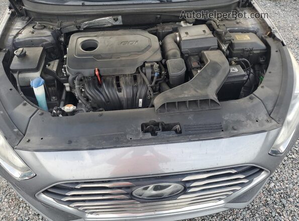 5NPE34AF2JH696419 2018 HYUNDAI SONATA Silver Вид задньої частини салону