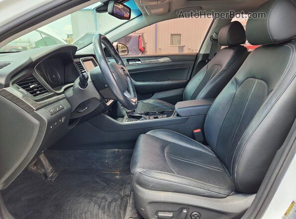 5NPE34AF2KH820710 2019 HYUNDAI SONATA White Widok wnętrza z przodu