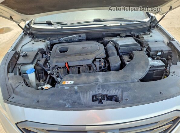 5NPE34AF3GH283496 2016 HYUNDAI SONATA Silver Rear interior view