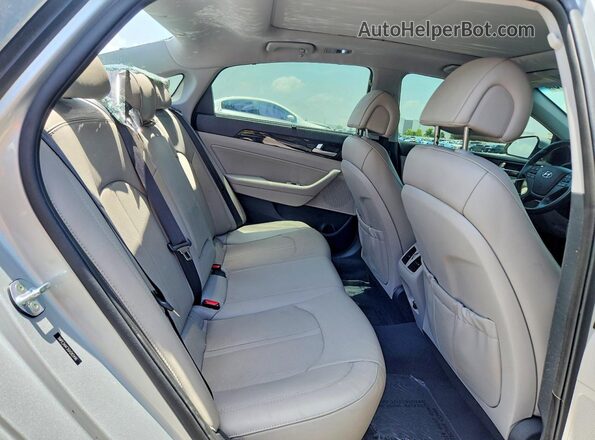 5NPE34AF3GH283496 2016 HYUNDAI SONATA Silver Rear seats view