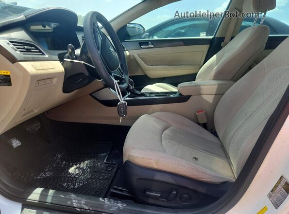 5NPE34AF3GH366880 2016 HYUNDAI SONATA White Вид салону спереду