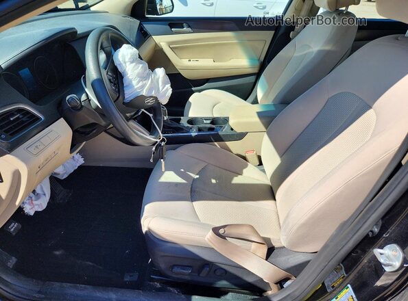 5NPE34AF3HH486695 2017 HYUNDAI SONATA Black Front interior view