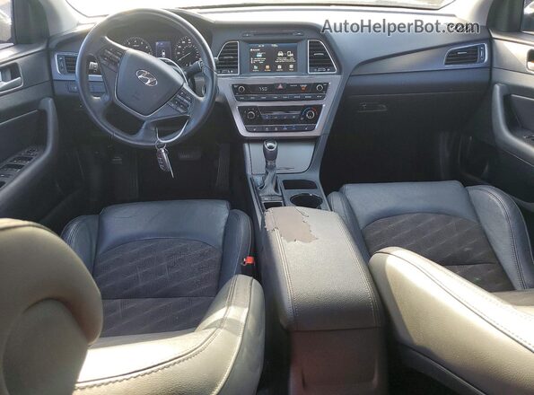 5NPE34AF3HH555370 2017 HYUNDAI SONATA Black Widok deski rozdzielczej