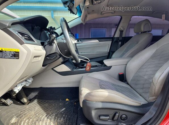 5NPE34AF3HH581225 2017 HYUNDAI SONATA Red Widok wnętrza z przodu