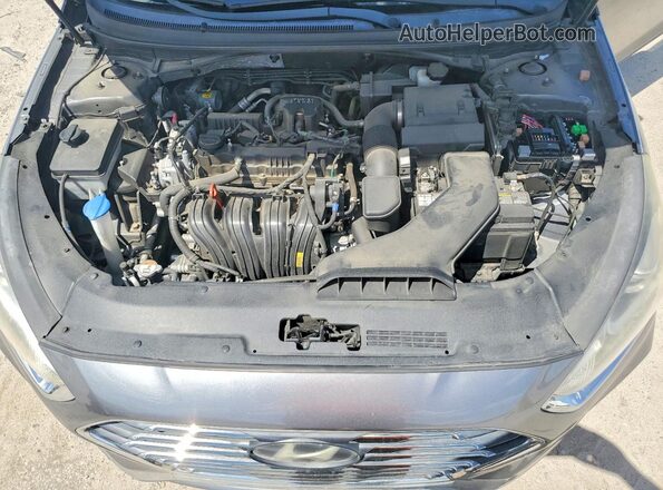 5NPE34AF3JH643941 2018 HYUNDAI SONATA Gray Вид задньої частини салону