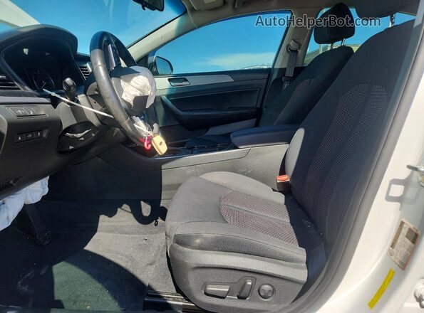 5NPE34AF3KH814561 2019 HYUNDAI SONATA Белый Вид салона спереди