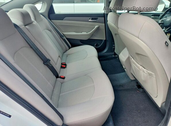 5NPE34AF4JH610091 2018 HYUNDAI SONATA White Vista de los asientos traseros