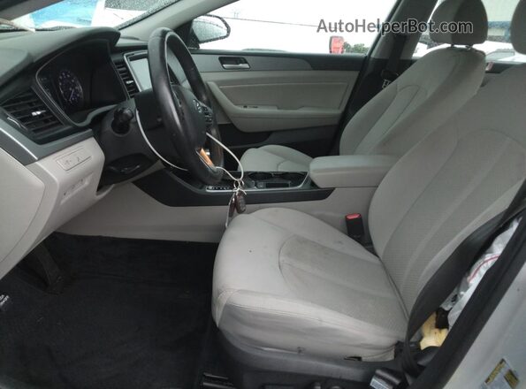 5NPE34AF4JH613265 2018 HYUNDAI SONATA Silver Widok wnętrza z przodu