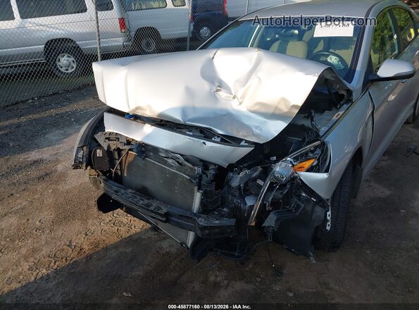 5NPE34AF4JH632141 2018 HYUNDAI SONATA Silver Դիմացի տեսք