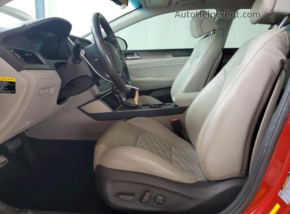 5NPE34AF5HH459059 2017 HYUNDAI SONATA Red Вид салону спереду