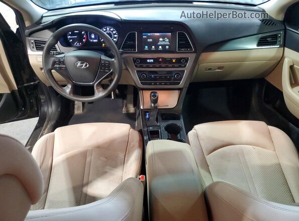 5NPE34AF6HH497190 2017 HYUNDAI SONATA Black Widok deski rozdzielczej