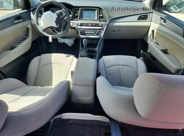 5NPE34AF6JH600386 2018 HYUNDAI SONATA Black Widok deski rozdzielczej
