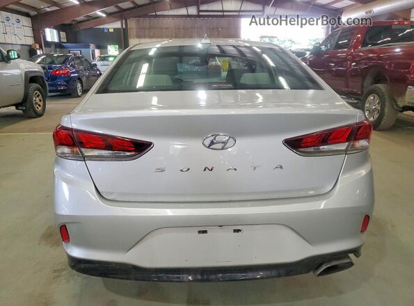5NPE34AF6JH627250 2018 HYUNDAI SONATA Silver Հետևի տեսք