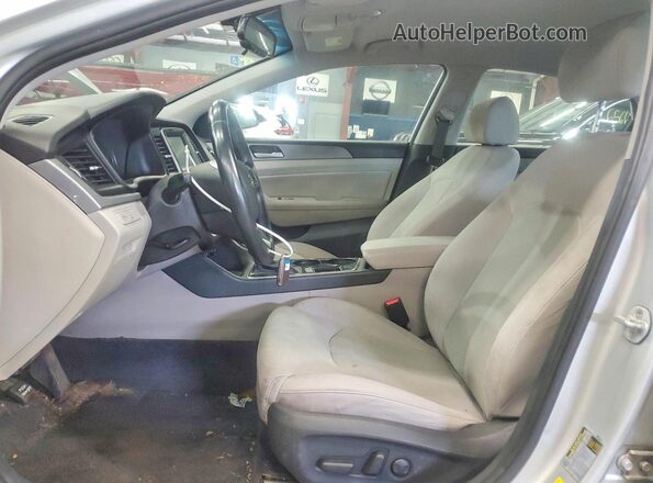 5NPE34AF6JH627250 2018 HYUNDAI SONATA Silver Սալոնի դիմացի տեսք