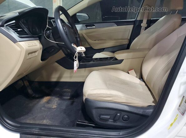5NPE34AF6JH673242 2018 HYUNDAI SONATA White Widok wnętrza z przodu
