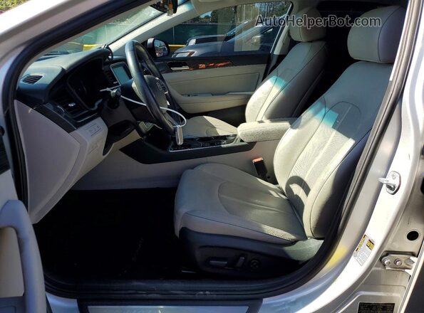 5NPE34AF6KH818586 2019 HYUNDAI SONATA Silver Front interior view