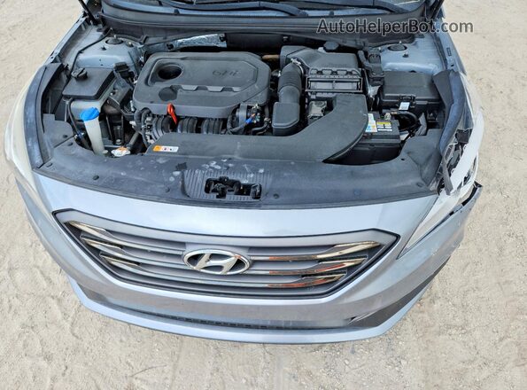 5NPE34AF7HH516930 2017 HYUNDAI SONATA Серебряный Вид задней части салона