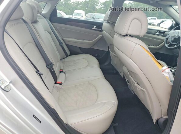 5NPE34AF7HH542833 2017 HYUNDAI SONATA Silver Widok tylnych siedzeń