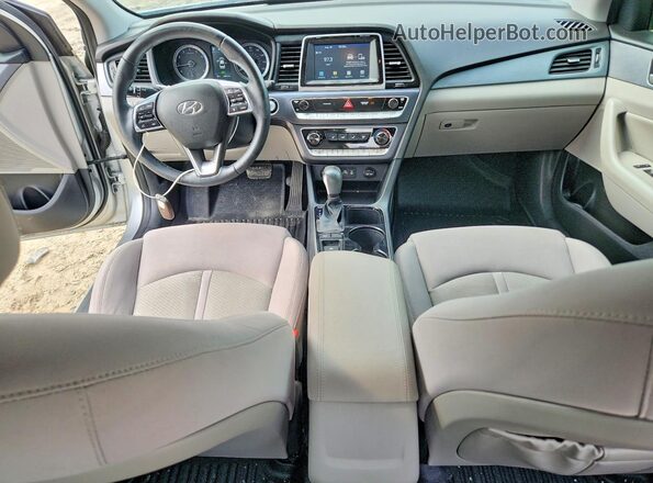 5NPE34AF7JH597658 2018 HYUNDAI SONATA Silver 