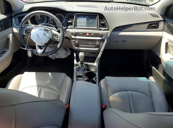 5NPE34AF7JH601675 2018 HYUNDAI SONATA Red Dashboard view