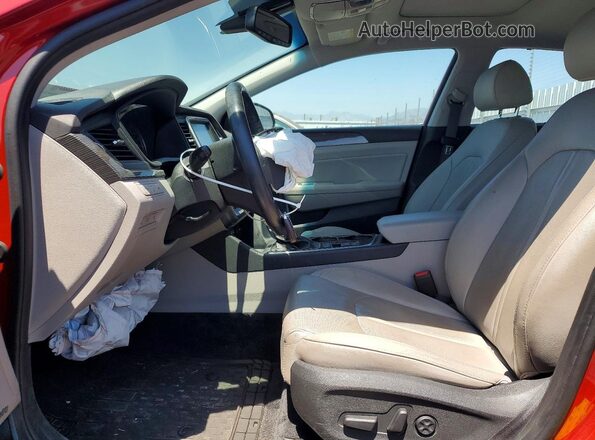 5NPE34AF7JH601675 2018 HYUNDAI SONATA Red Front interior view