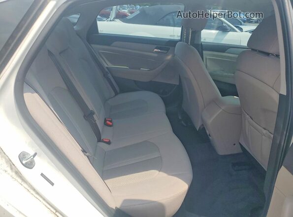 5NPE34AF7JH646194 2018 HYUNDAI SONATA White Widok tylnych siedzeń