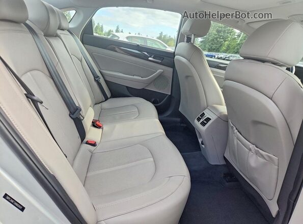 5NPE34AF7JH683424 2018 HYUNDAI SONATA Silver Вид задніх сидінь