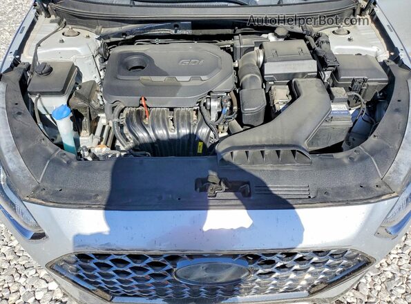 5NPE34AF7JH726210 2018 HYUNDAI SONATA Серебряный Вид задней части салона