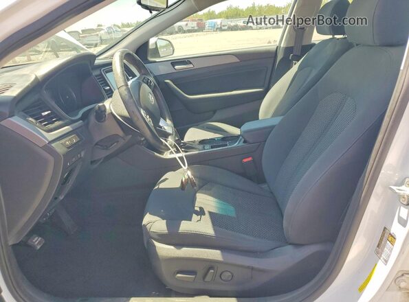 5NPE34AF7KH757653 2019 HYUNDAI SONATA White Widok wnętrza z przodu