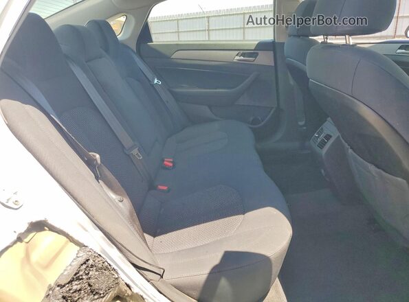 5NPE34AF7KH757653 2019 HYUNDAI SONATA White Widok tylnych siedzeń