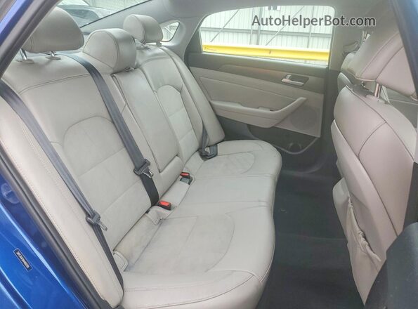 5NPE34AF8HH468709 2017 HYUNDAI SONATA Blue Widok tylnych siedzeń