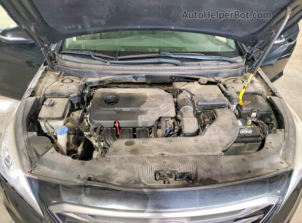 5NPE34AF8HH524812 2017 HYUNDAI SONATA Черный Вид задней части салона