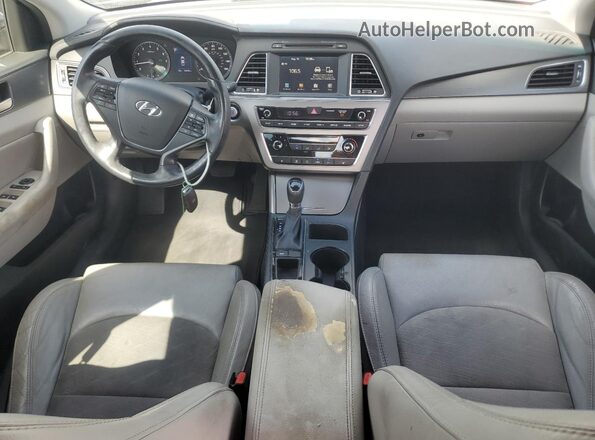 5NPE34AF8HH545840 2017 HYUNDAI SONATA Silver Vista del salpicadero