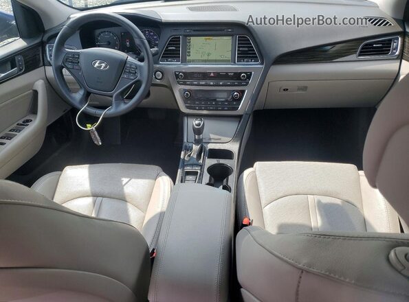 5NPE34AF8HH550553 2017 HYUNDAI SONATA Blue Widok deski rozdzielczej