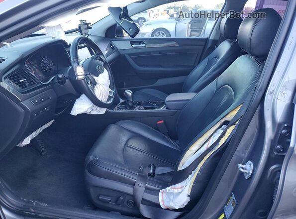 5NPE34AF8JH692763 2018 HYUNDAI SONATA Серебряный Вид салона спереди