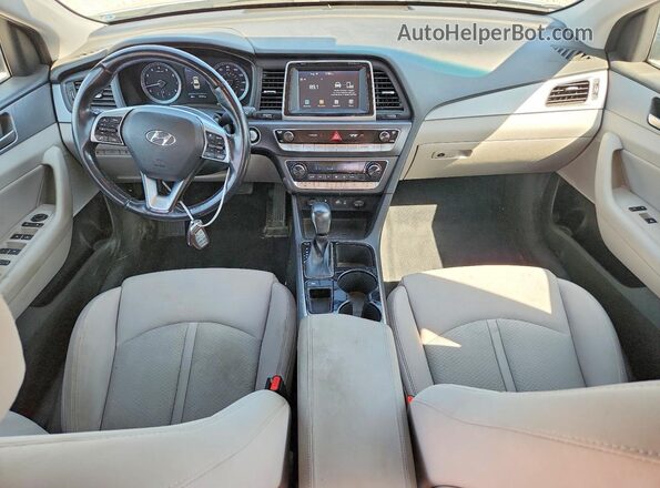 5NPE34AF8KH800848 2019 HYUNDAI SONATA Silver Առջևի վահանակի տեսք