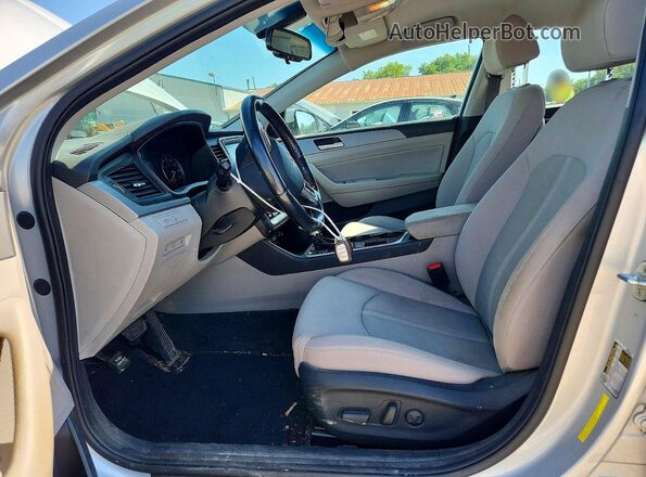 5NPE34AF8KH800848 2019 HYUNDAI SONATA Silver Սալոնի դիմացի տեսք