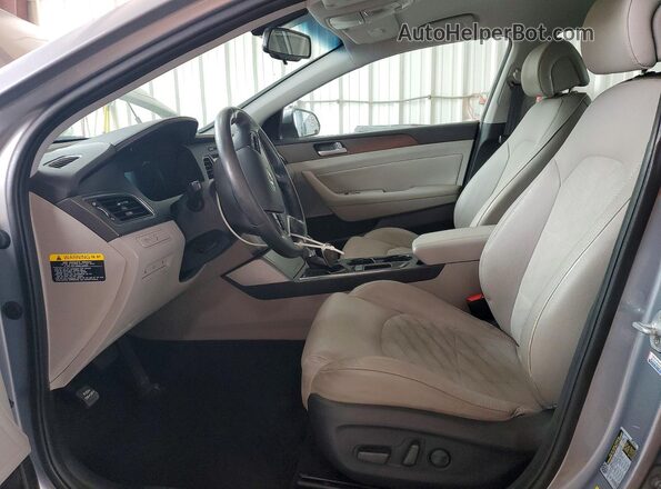 5NPE34AF9GH380489 2016 HYUNDAI SONATA Серебряный Вид салона спереди